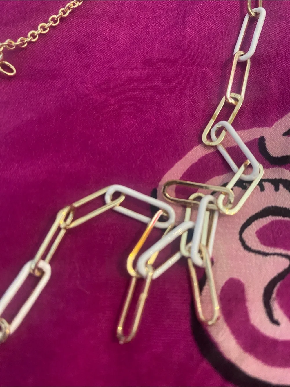 Kendra Scott Gold and White Link Necklace